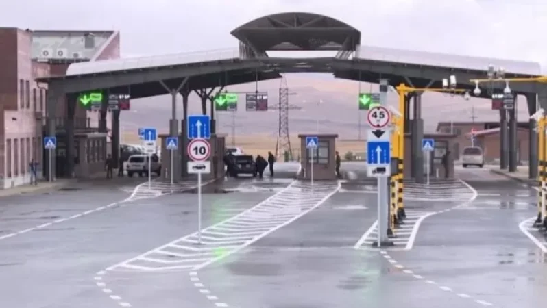 Ինչո՞ւ է քաղաքացին Բագրատաշենի մաքսատանը ածելիով ինքնավնասումներ կատարել. ՊԵԿ պարզաբանում