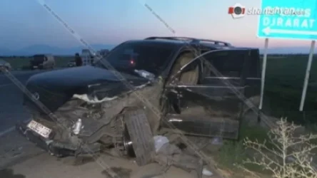 Արմավիրի մարզում բախվել են Lexus-ն ու գյուղմթերքով բարձված Ford Transit-ը. կան վիրավորներ. Shamshyan.com