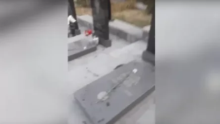 Կինն այրված մոմ է լցրել շիրմաքարերին՝ անեծքը հանելու համար. ՈՍ