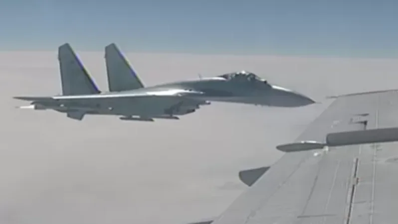 VIDEO: NATO Fighter Tried to Approach Sergei Shoigu's Aircraft