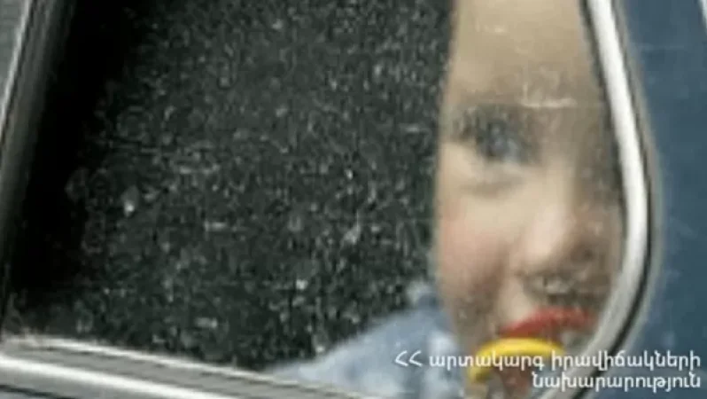 Երևանում մեքենայի դուռը փակվել է, 2 տարեկան երեխան՝ մնացել ներսում