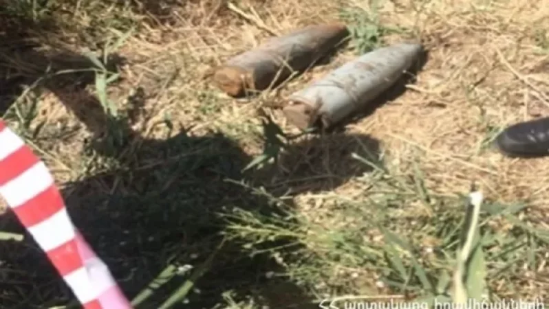 Նուբարաշենի խճուղուց բերդ տանող ճանապարհին՝ առվի մեջ հրետանու արկեր են հայտնաբերվել