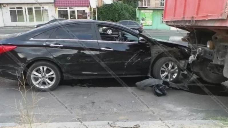 Ջրվեժի «Սոչի Պալաս» հյուրանոցային համալիրի մոտից դանակահարված երկու երիտասարդ տեղափոխվել են հիվանդանոց. Shamshyan.com