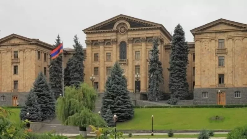 Ոստիկանները «Կանեփ-կակաչ 2019» օպերացիա են իրականացրել Ազգային ժողովում. Shamshyan.com