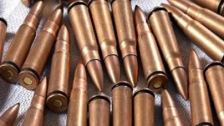 Շարմ Էլ Շեյխից ժամանող երիտասարդի եւ 68-ամյա կնոջ ձեռքի ուղեբեռում փամփուշտներ են գտել