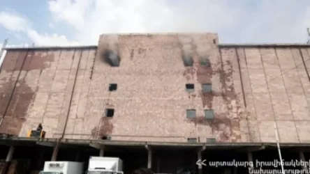 Նախարար Ֆելիքս Ցոլակյանը մանրամասներ է հայտնել «Ձյունիկ սառնարան»-ի տարածքում հրդեհաշիջման աշխատանքներից. ԱԻՆ