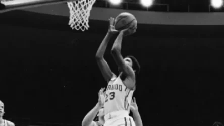 10 հազար դոլարով վաճառել են Բարաք Օբամայի բասկետբոլի խաղային մարզաշապիկը