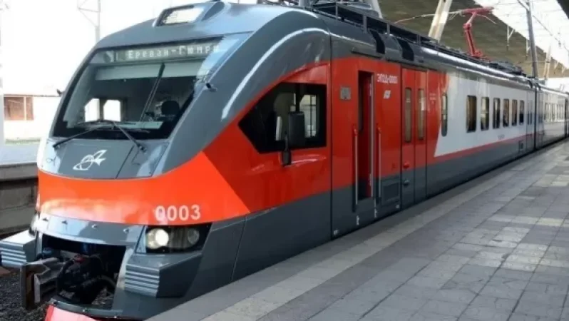 Գյումրիի օրվա առթիվ փոխվում են Երևան-Գյումրի-Երևան էլեկտրանացքների օգոստոսի 25-26-ի չվացուցակները