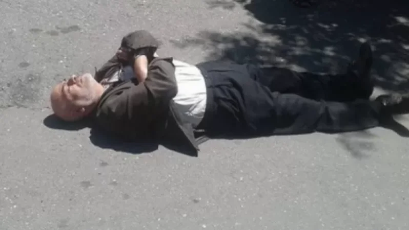 Բողոքի ակցիա․ Գասպարին պառկել է կառավարության շենքի դիմաց