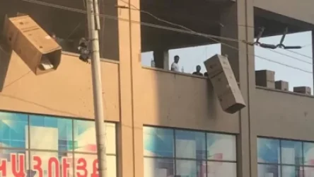 «Ոստիկանությունը մենակ միտինգ ցրող ա՞․ 40 րոպե չկային»․ «Մալաթիա մոլ»-ի հրդեհի վայրից ականատեսներ