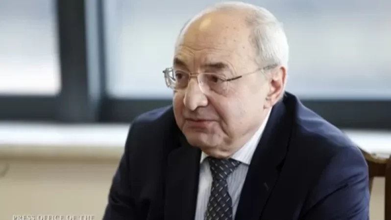 Արդեն գրավոր տեղեկացրել եմ. Վազգեն Մանուկյանը դուրս եկավ Հանրային խորհրդից