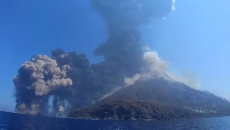 Վերջին 2 ամսում Ստրոմբոլիի հրաբուխը ժայթքում է երկրորդ անգամ