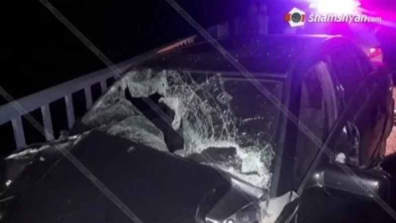 Mercedes-ը բախվել է կամրջի արգելապատնեշին. 30-ամյա վարորդը տեղում մահացել է