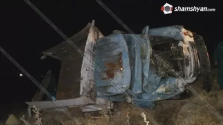 Արագածոտնի մարզում ЗИЛ-ը բախվել Opel Zafira-ին. այն վերածվել մետաղե ջարդոնի. կա 4 վիրավոր