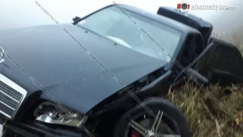 Mercedes-ով դուրս է եկել երթևեկելի գոտուց և հայտնվել դաշտում. 3 հոգի հոսպիտալացվել է