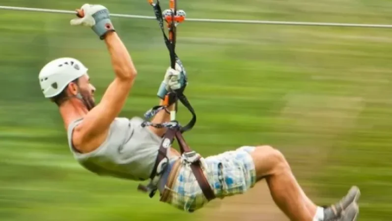 Երիտասարդները վնասվածքներ են ստացել Երևանում միաճոպան կախովի ճոպանուղուց օգտվելիս