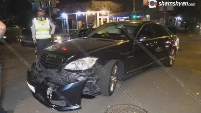 Քիչ առաջ խոշոր վթար է տեղի ունեցել Խաչատրյան-Վաղարշյան փողոցների խաչմերուկում