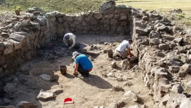 Էրեբունի ամրոցի տարածքում նոր տաճարի հիմքեր և խճանկարներ են հայտնաբերվել