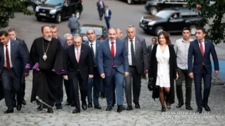 ԼՈՒՍԱՆԿԱՐՆԵՐ. Պաշտոնյաները Գեղարդում ներկա են գտնվել «Մշակութային երկխոսություն» խորագրով համերգին