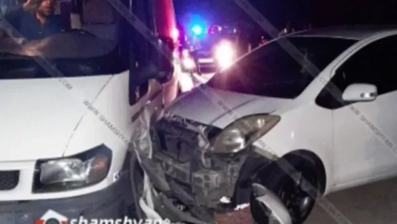 Արարատի մարզում բախվել են Toyota Vitz-ն ու Ford Transit-ը. կա վիրավոր. Shamshyan com