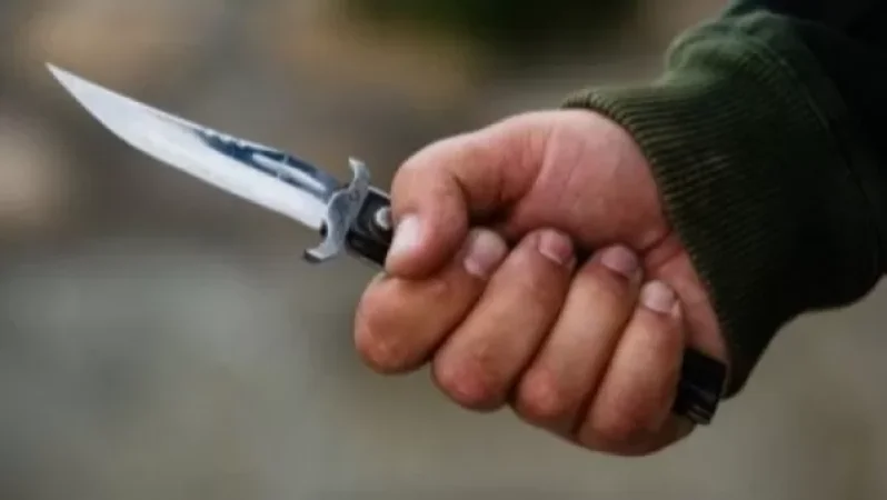 Video: Taxi Driver Punches Man in the Head and Stabs His Arm on Kievyan Street