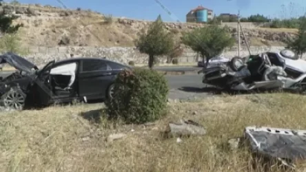 Խոշոր վթար Կոտայքի մարզում. վարորդներից մեկը ծայրահեղ ծանր վիճակում է