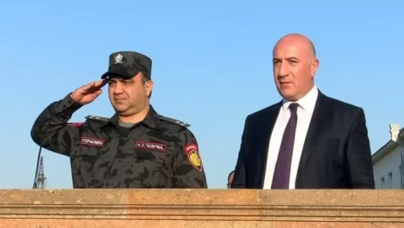 Ոստիկանապետի պաշտոնակատարը դիրքեր ճանապարհեց ոստիկանության զորքերի ծառայողներին (լուսանկարներ)