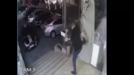 ՏԵՍԱՆՅՈՒԹ. Քննչական կոմիտեն փնտրում է խանութ-սրճարանի մուտքի դուռը կոտրած անձին