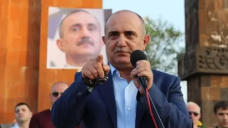 «Ժողովուրդ». Սամվել Բաբայանի կուսակցության հիմնադրումը մեծ իրարանցում է առաջացրել Արցախում