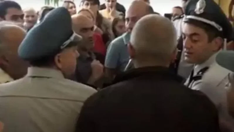 Արարատի մարզպետարանի մոտ իրականացվող ակցիայից բերման է ենթարկվել 5 անձ