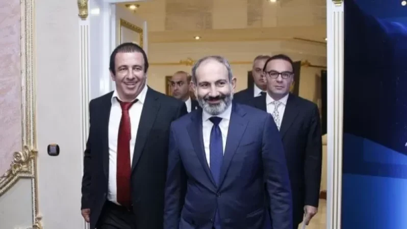 «Իրատես». Փաշինյանը երկար ժամանակ «ատամ» ունի Ծառուկյանի վրա