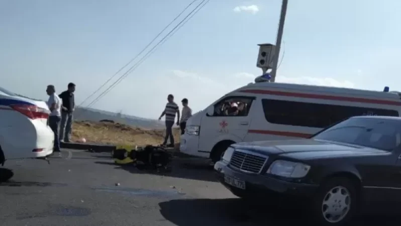 Photographs: Motorcyclist Collides with Speed Limit Sensor Pole on Saralanj Road in Yerevan