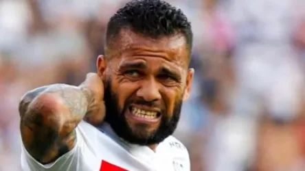 Բրազիլիայի առաջնության խաղում մեղուները հարձակվել են Դանի Ալվեսի վրա (տեսանյութ)