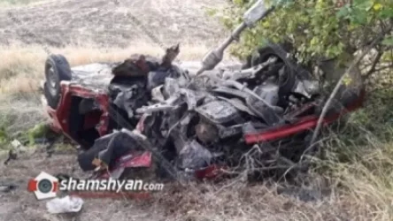 Խոշոր ավտովթար Կոտայքի մարզում. 43-ամյա վարորդը Toyօta-ով մխրճվել է բեռնատար ЗИЛ-ի մեջ և գլխիվայր շրջվել