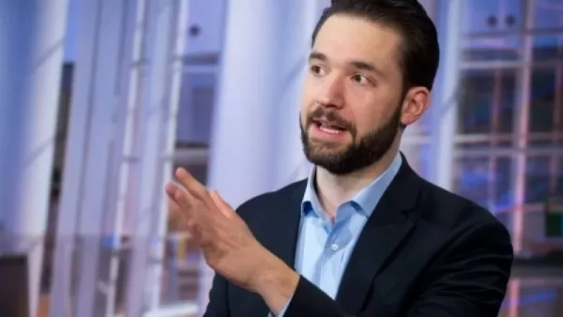 Alexis Ohanian Arrives in Armenia