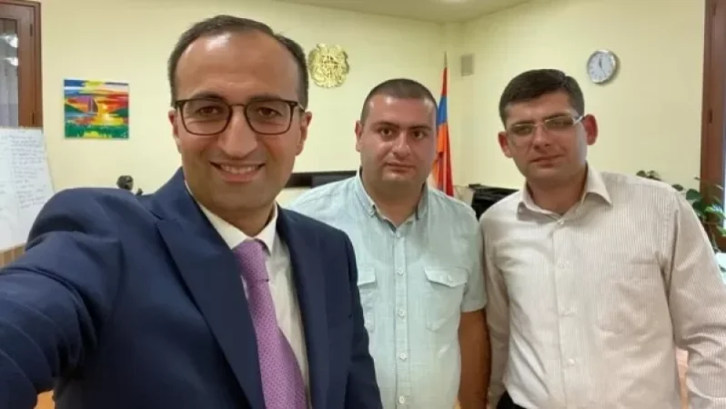 Ապրե՛ք տղերք, շարունակեք պատվով պահել առողջապահության առաջնագիծը․ Թորոսյան