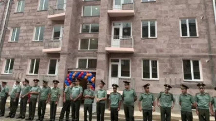 «Ասենք շնորհավոր». Վայքում 44 բնակարան հատկացվեց զինծառայողներին