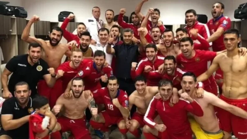 Պարգևեք այդ տոնը մեր բոլոր երկրպագուներին. Կամո Հովհաննիսյանը` հավաքականի տղաներին