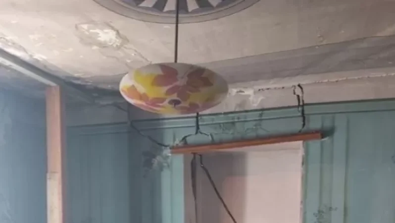 Մեծարենցի փողոցի տները փլուզման եզրին են (լուսանկարներ)