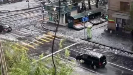 ՏԵՍԱՆՅՈՒԹ. Կադրեր են տարածվում Երևանում տեղացած հորդառատ անձրևից ու կարկուտից