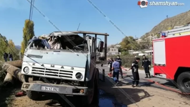 Վանաձորում «ԿԱՄԱԶ»-ը բախվել է գազատարին. խողովակները լցվել են գետը