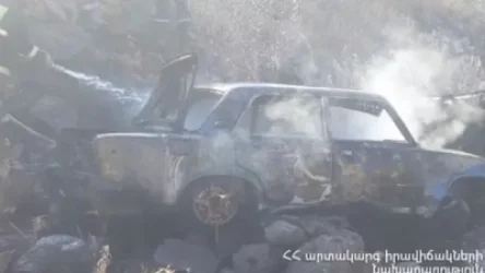 Արթիկում ավտոմեքենան գլորվել է ձորը և ամբողջությամբ այրվել