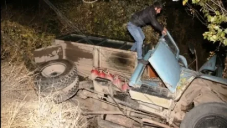 27-ամյա վարորդը ЗИЛ-ով կողշրջվել է, որից հետո հայտնվել ձորակում՝ բախվելով ծառին. կա վիրավոր (լուսանկարներ)