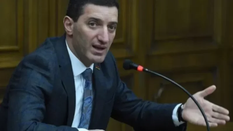 Արվեստը պետք է չխախտի բարոյականության սահմանները. Պետրոսյան