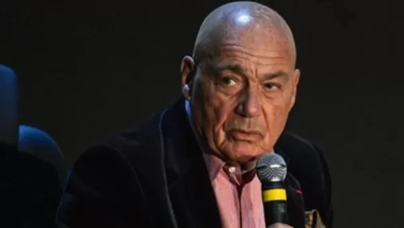 Ղարաբաղը պաշտոնապես ճանաչվում է Հայաստանի տարածք. Պոզները` ադրբեջանցի լրագրողին