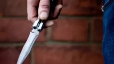 Դանակի սպառնալիքի տակ դեղատան աշխատակցուհուց հափշտակել է գումար