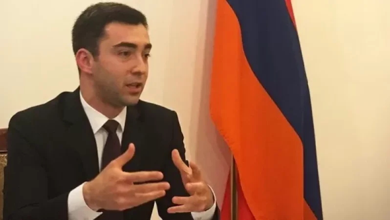 Հերմինե Նաղդալյանի որդին ազատվել է պաշտոնից