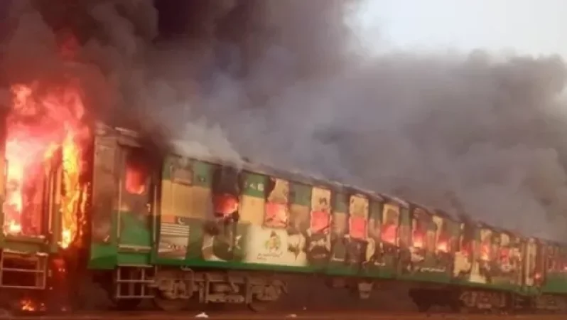 Photos: 25 Killed in Train Fire in Pakistan