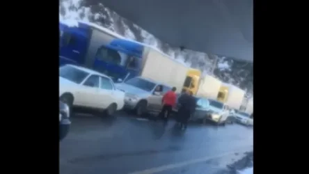 ՏԵՍԱՆՅՈՒԹ. Ստեփանծմինդա-Լարս ավտոճանապարհը փակ է բեռնատարների համար. կա կուտակված 250 ավտոմեքենա