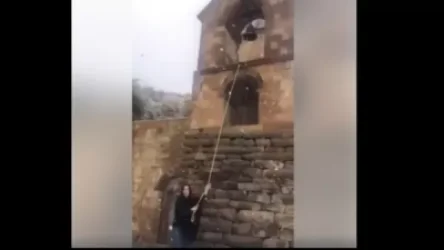 ՏԵՍԱՆՅՈՒԹ․ Նաիրա Զորաբյանը հնչեցրել է եկեղեցու զանգերը